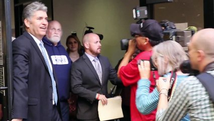 Après 36 ans de prison, cet innocent demande un Burger!