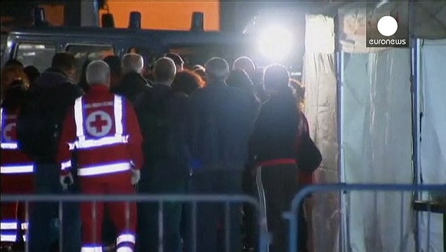 27 survivors of Sunday's Mediterranean shipwreck reach Italy, death toll 800