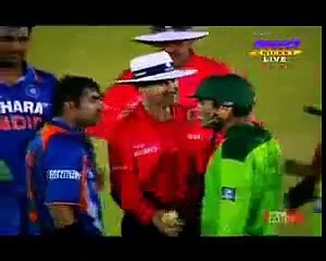 Fight Between Pakistan And Indian Players