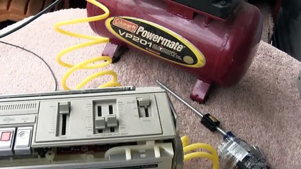 Deoxit Gold #5 How I apply or Spray Panasonic RX-5100 boombox Scratchy Sound to Clear