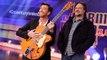 Russell Crowe le regala una guitarra a Pablo Motos en El Hormiguero 3.0