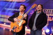 Russell Crowe le regala una guitarra a Pablo Motos en El Hormiguero 3.0