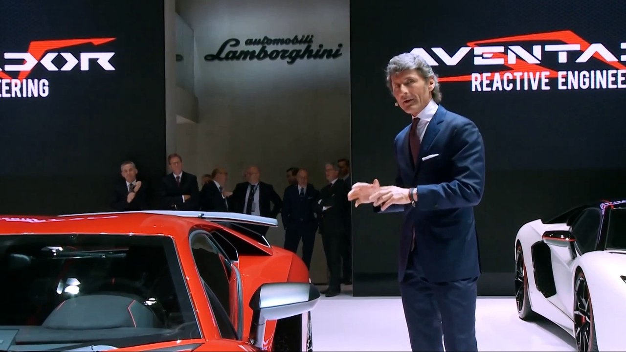 PREMIERE €327.190 Lamborghini Aventador LP750-4 SV 2016 70,4 mkgf 350 kmh 0-100 kmh 2,8 s 1.525 kg