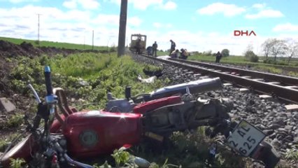 Edirne Hemzemin Geçitte Yol Bakım Aracı Çarpan Motosikletli Öldü