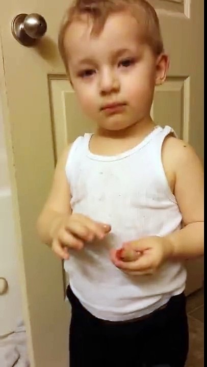 شوف من خوفو على الحوتة شنوا عمل ...براءة