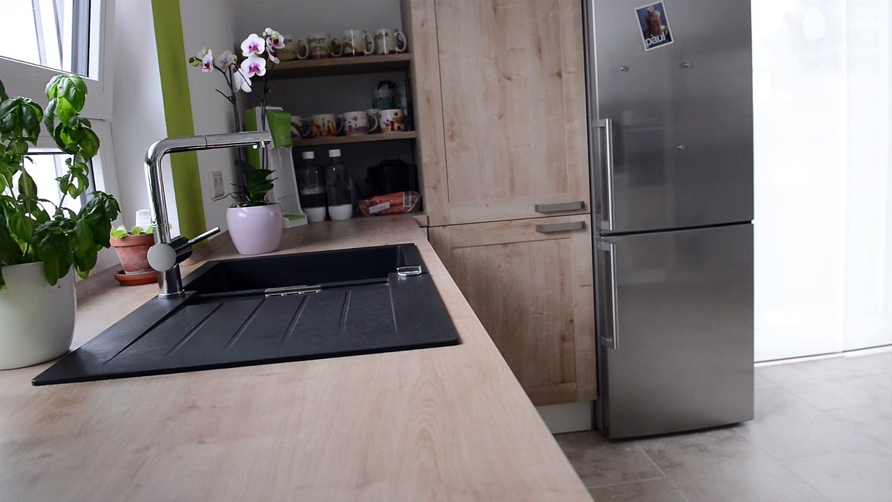 'Wohnfühlen' auf Travertin Light-Fliesen