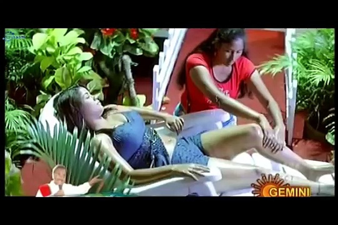 Mumaith Khan Oil Massage!