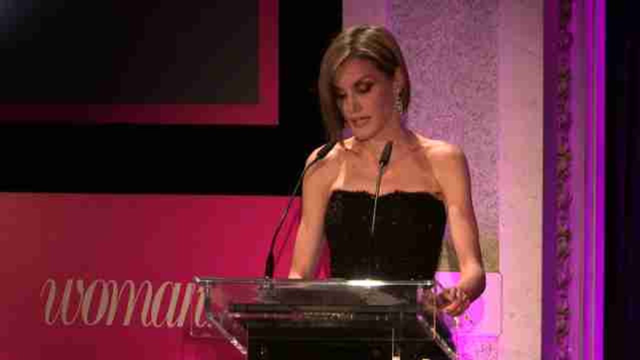 Salma Hayek receives award from Spanish Queen Letizia in Madrid