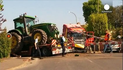 Потяг зіштовхнувся з трактором біля Парижа