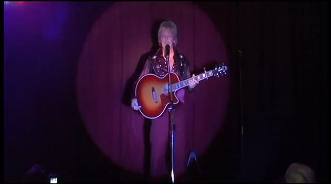 Gene Hodge sings 'In My Way' at Elvis Day (video)