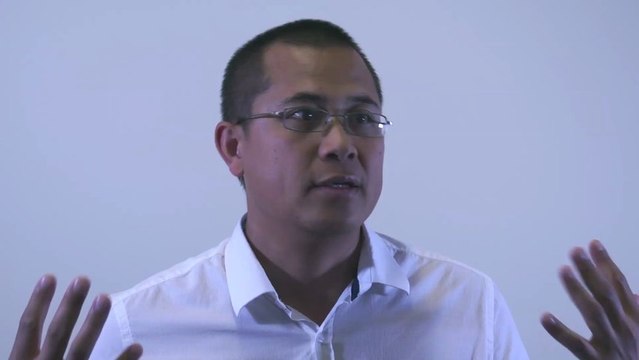 À deux-roues, ils ont chuté, Daly raconte.