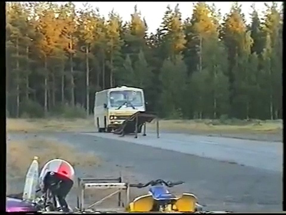 Crazy Drivers Stunt Show @ Hyvinkää - Finland 2005 - Bus To The Sunset
