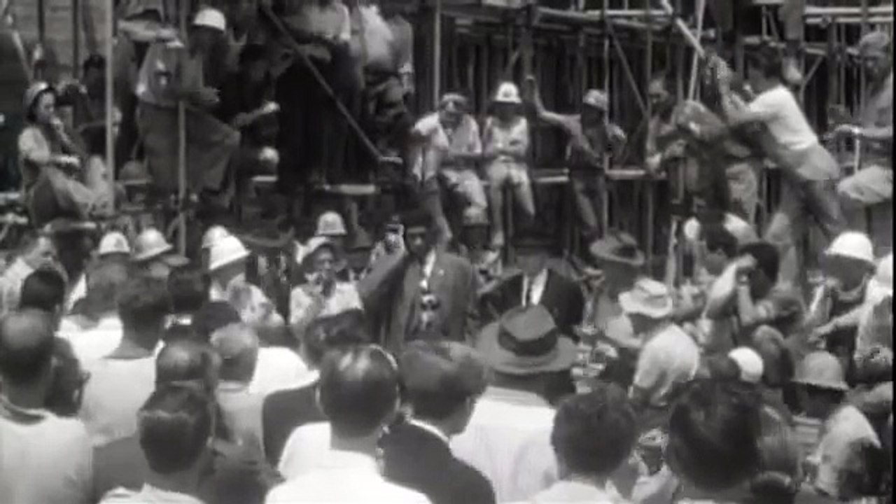 Paul Robeson sings for the workers at Sydney Opera House