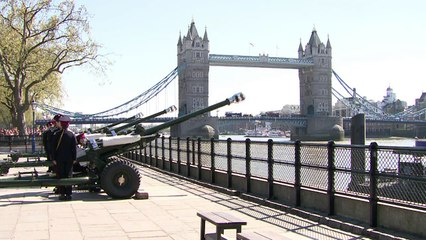 Guns ring out as Queen Elizabeth II turns 89