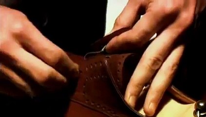 Shoe shine like a boss, an artisan at work (ASMR)