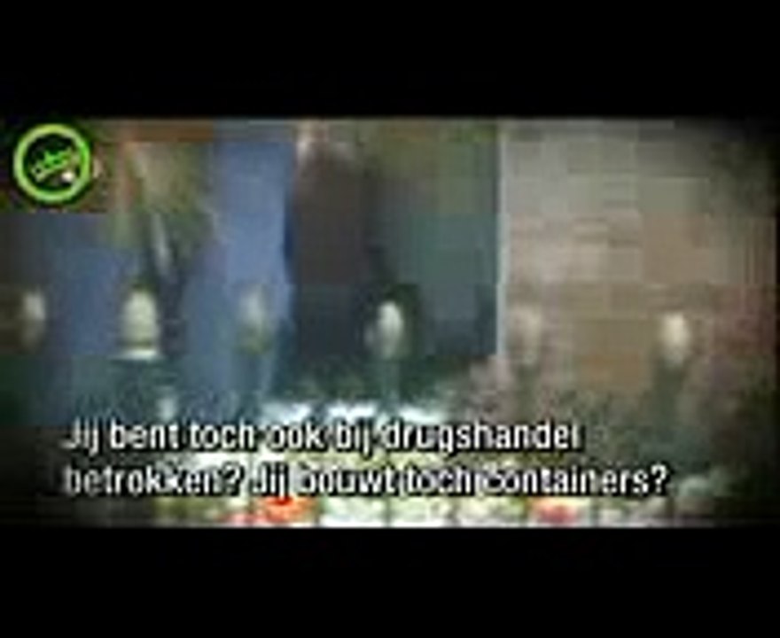 Peter R De Vries heeft ruzzie met een tuinkabouter