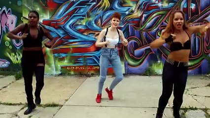 a beautifull singr on a path singing a beautifull song and struggle for life