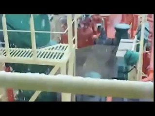 仙台港沖の津波第１波[「Tsunami」First wave in Sendai Harbour off the coast ]