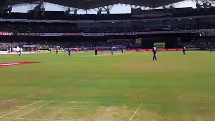 Robot signals as Dhoni hits a six - HIGHLIGHTS India vs England ODI Jan 2013