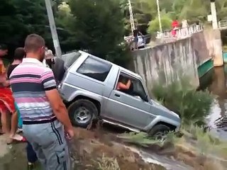 Suzuki vitara vs daihatsu feroza 3