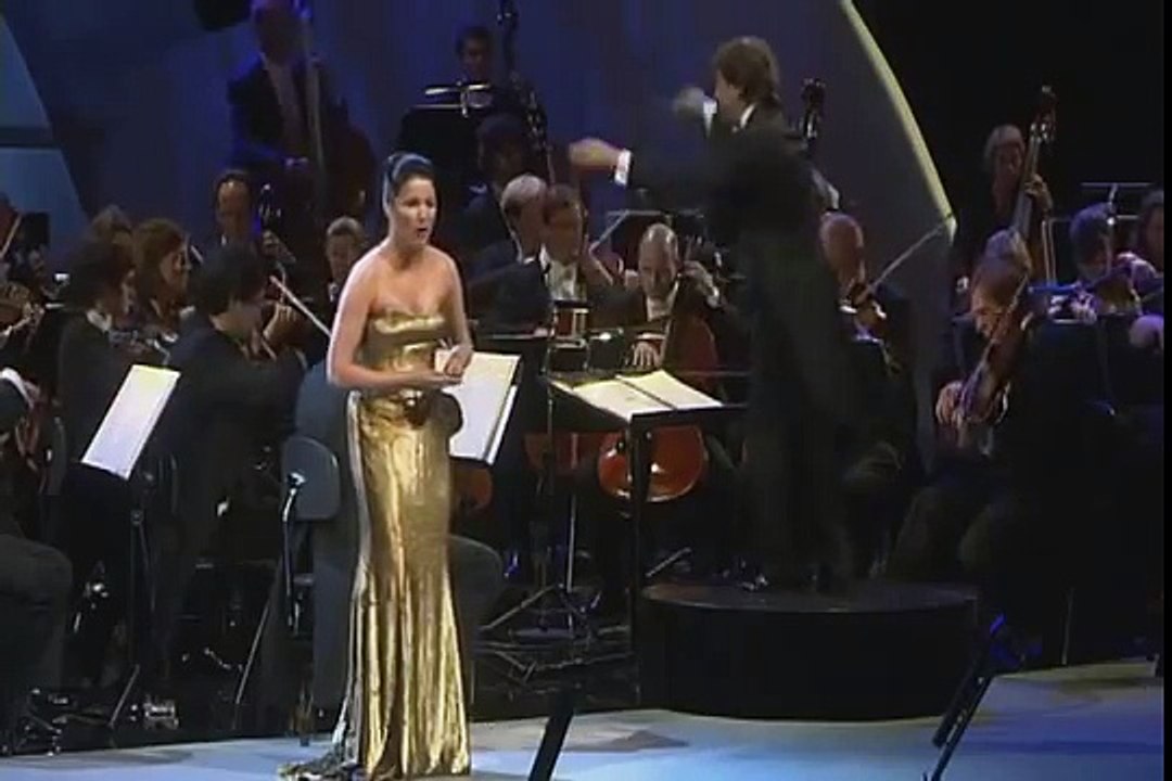 Anna Netrebko - Casta Diva (Norma by Vincenzo Bellini)