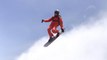 Il fait du snowboard sur les nuages tracté par Hélicoptère