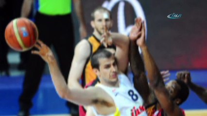 Fenerbahçe, Galatasaray’ı yenerek yarı finale yükseldi