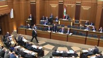 جدل سياسي بلبنان بشأن دستورية عقد جلسة برلمانية