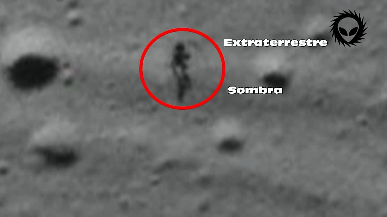 Extraterrestre caminando por la Luna visto con Google Earth HD