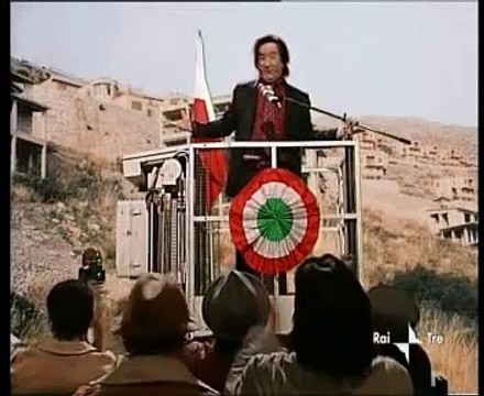 Antonio Albanese: Cetto La Qualunque - Comizio cinesi