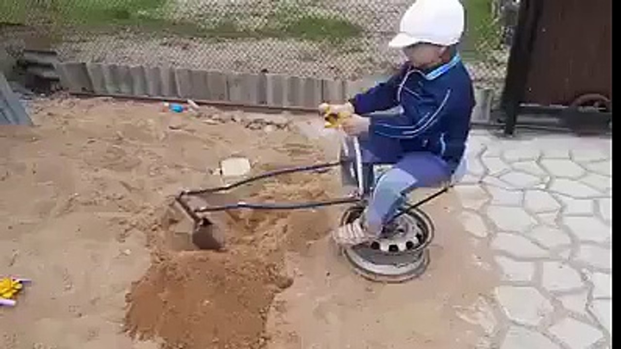 Desi JCB