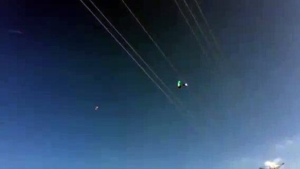 Ce parachutiste s'écrase dans les lignes à haute tension