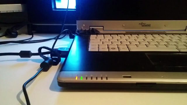 fujitsu Siemens Amilo Pro V3525