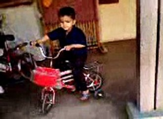 Awais on cycle jalalpur jattan gujrat pakistan