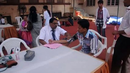 Blood Donation Camp 2014 - Shraddhawans undergoing blood pressure checkup