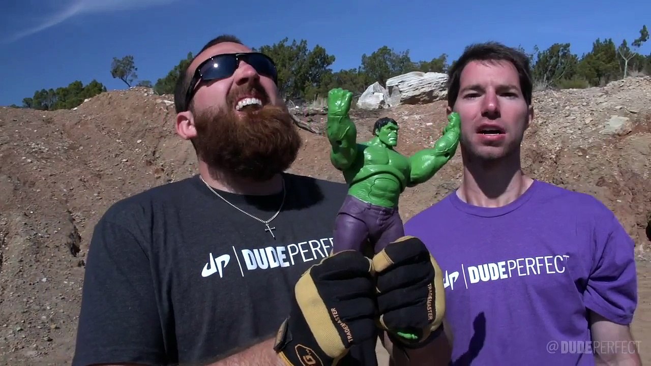 Destructions de figurines en Slow Motion