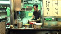 مطاعم عند أقدام ناطحات السحاب في هونغ كونغ