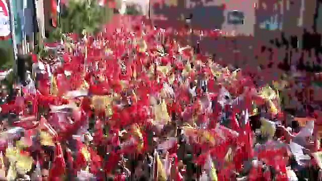 Selahattin Demirtaş’a ’pop star’ benzetmesi