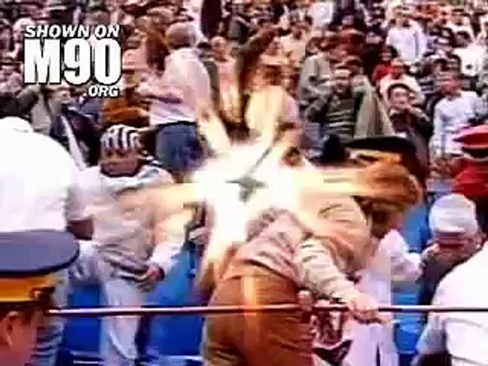 World Most Amazing Videos - Bull attack