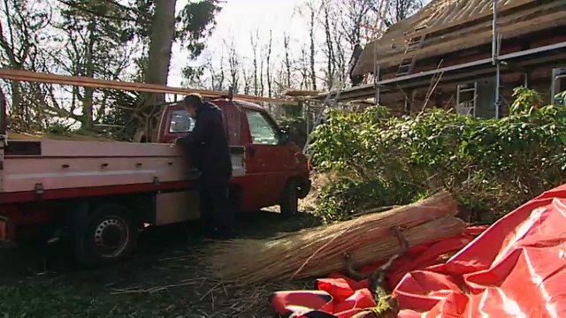 Hecho a mano en Alemania - Constructor de tejados de caña | Hecho en Alemania