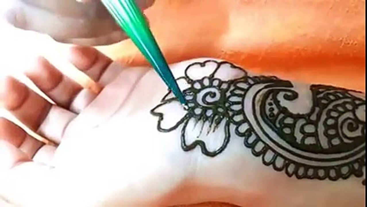 arabic beautiful Mehndi Designs.
