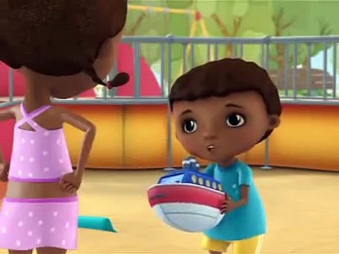 Klinika dla pluszaków - Bitwa wodna. Oglądaj w Disney Junior!