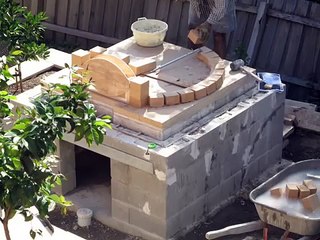 Building a wood-fired pizza Oven