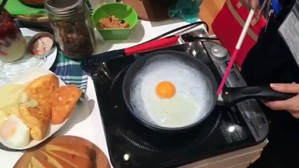 Egg Demo in Fry Pan - Japan 2015
