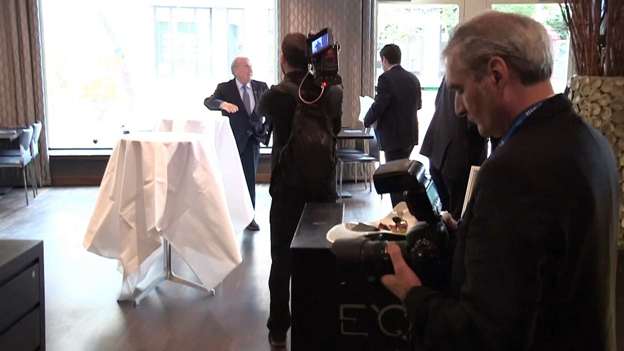 FIFA: 'Sepp, hör' auf!' UEFA droht mit Rückzug