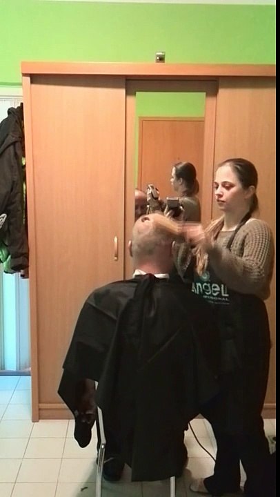 Going bald by young barberette