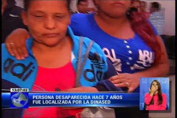 Emotivo encuentro de una madre con su hijo a quien no ve hace siete años