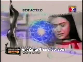 Preity wins 'Best Actress' at Filmfare Awards 2004