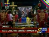 El Teniente Juan Escalona canta música llanera en la capilla ardiente del Comandante Chávez