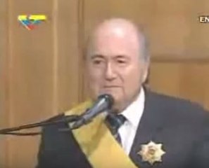 Recordando: El día que Hugo Chávez condecoró a Rafael Esquivel y a Joseph Blatter